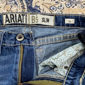 Ariat B5 slim, 16 Gently worn!